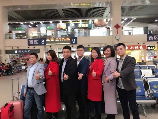 热烈祝贺全新高端美国进口EFI UV喷印设备入驻牌洲湾广告