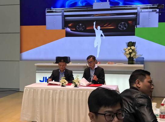 热烈祝贺全新高端美国进口EFI UV喷印设备入驻牌洲湾广告