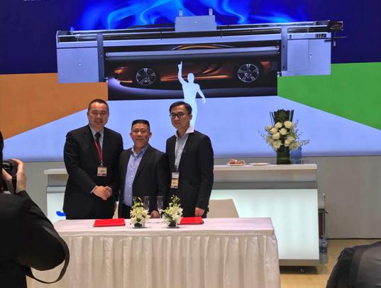 热烈祝贺全新高端美国进口EFI UV喷印设备入驻牌洲湾广告